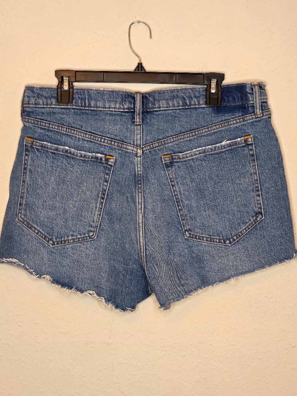 Abercrombie & Fitch "The Mom Short" High Rise, Size 32/14 - Picture 2 of 8
